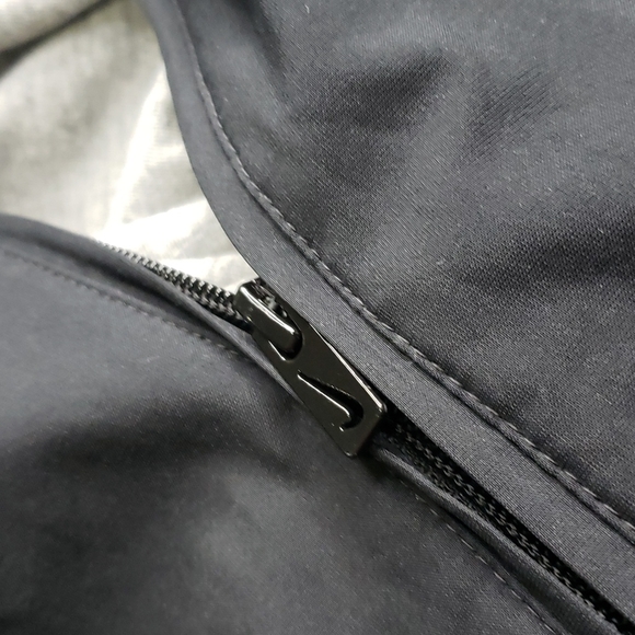 NIke Vintage 90's Windbreaker Jacket - Picture 2 of 8